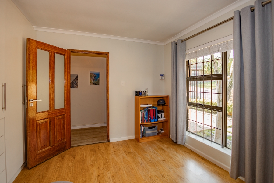 4 Bedroom Property for Sale in Kenridge Heights Western Cape